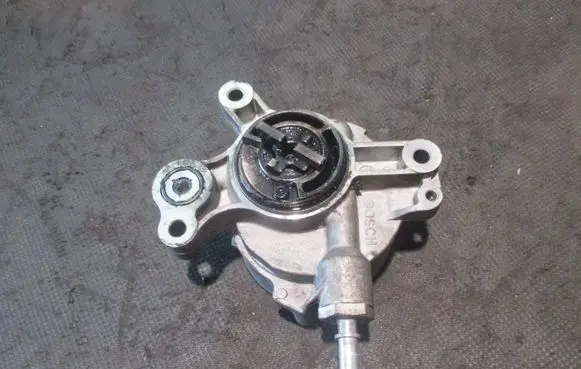 Ford Mondeo MK IV Vacuum pump 4B2405E 0517