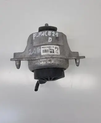 Engine mount bracket