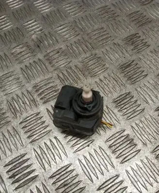Headlight level adjustment motor