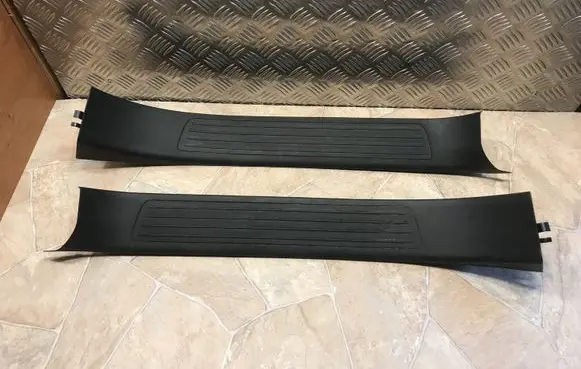 Mercedes-Benz GL X166 Other sill/pillar trim element A1666800835