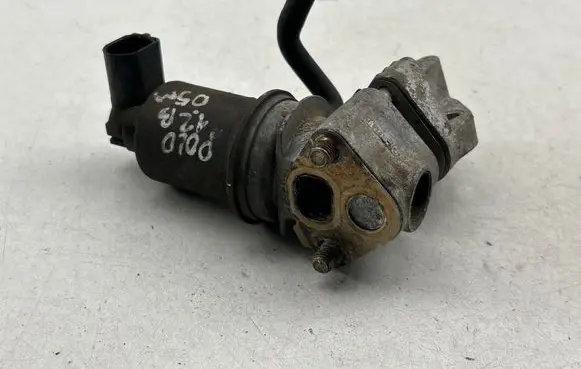 Volkswagen Polo IV 9N3 EGR valve 72278507 03D131503B