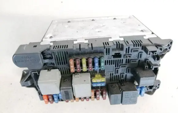 Mercedes-Benz E W211 Fuse box set 2115453901