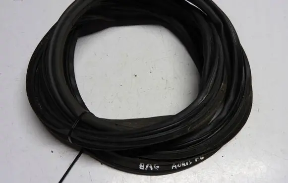 Toyota Auris 150 Rubber seal tailgate window/glass rertgre564ytw43w4r