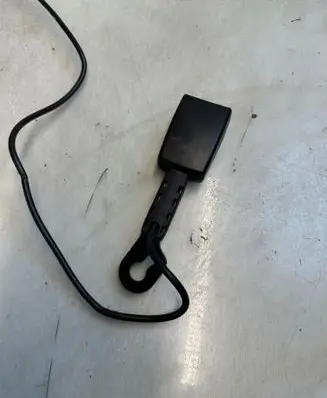 Porsche Cayenne (9PA) Front seatbelt buckle 7L0857773 10082014