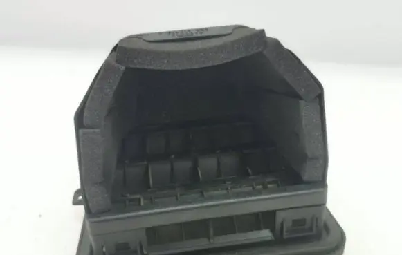 Audi A5 8T 8F Quarter panel pressure vent 8K0819161A