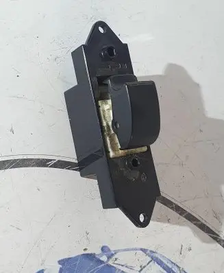 Mitsubishi Outlander Electric window control switch MR587944 0681T11AN