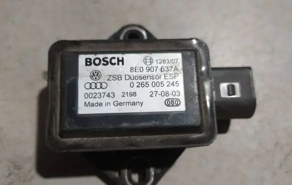 Volkswagen PASSAT B5.5 ESP acceleration yaw rate sensor 8E0907637A