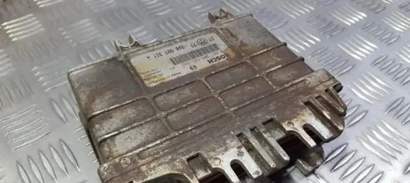 Volkswagen Golf III Engine control unit/module 3A0907311A