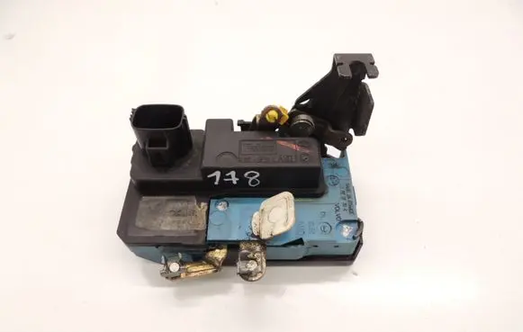 Volvo S80 Front door lock D178