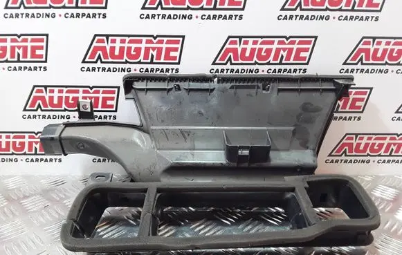 Toyota Prius (XW30) Rear air vent grill 5596747020