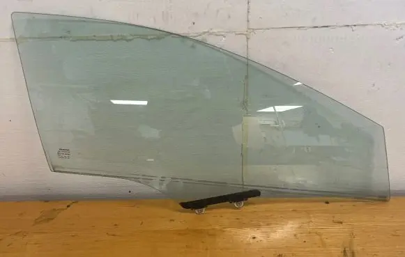 Honda Civic Front door window glass four-door 43R007951 DOT24M19AS2