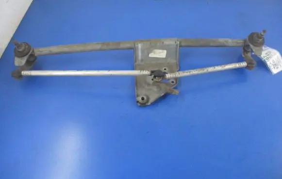 Opel Astra F Front wiper linkage and motor