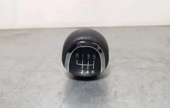 Nissan Pulsar Gear lever shifter trim leather/knob PULSARBUMBULAS