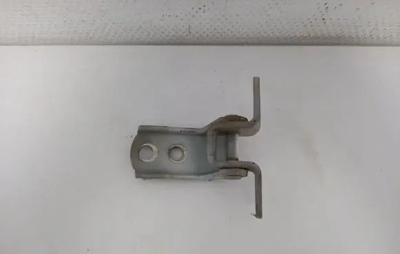 Toyota Yaris Front door upper hinge 687100D040 6871012151