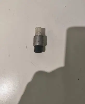 Ford Focus C-MAX Air conditioning (A/C) pressure sensor 95BW19E561aa