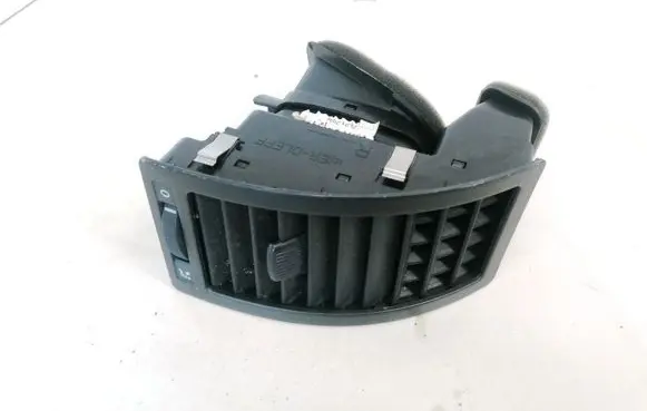 Volkswagen Polo IV 9N3 Dash center air vent grill 6Q0819704