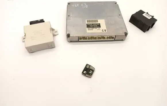 Engine ECU kit and lock set