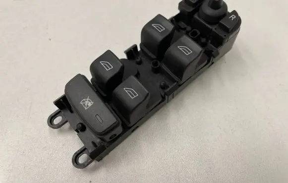 Land Rover Freelander 2 - LR2 Electric window control switch 6G9N14A132AC 03451250