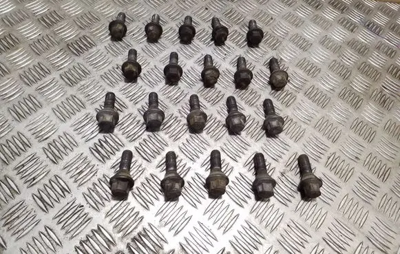 Nissan NV400 Nuts/bolts 