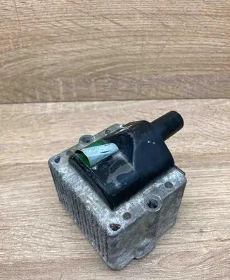 Volkswagen Transporter - Caravelle T4 High voltage ignition coil 867905104A