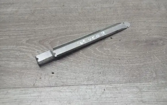Volvo V50 Headlight/headlamp mounting bracket