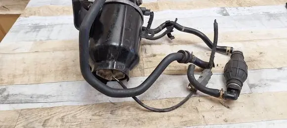 Honda FR-V Fuel filter housing 