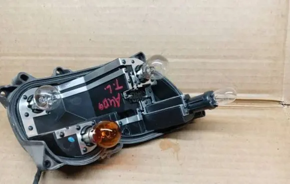Audi A4 S4 B9 Tail light bulb cover holder 20087301
