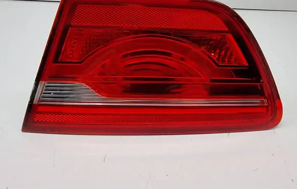 Jaguar XE Tailgate rear/tail lights