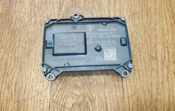 Porsche Macan (95B) LED ballast control module 95B941329