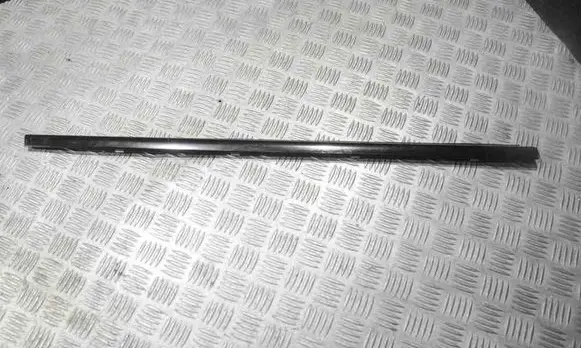 Mercedes-Benz C W203 Door glass trim 