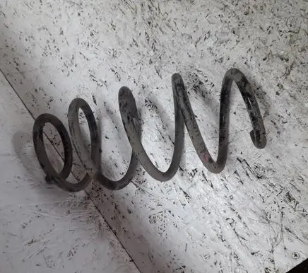 Volkswagen Jetta V Front coil spring
