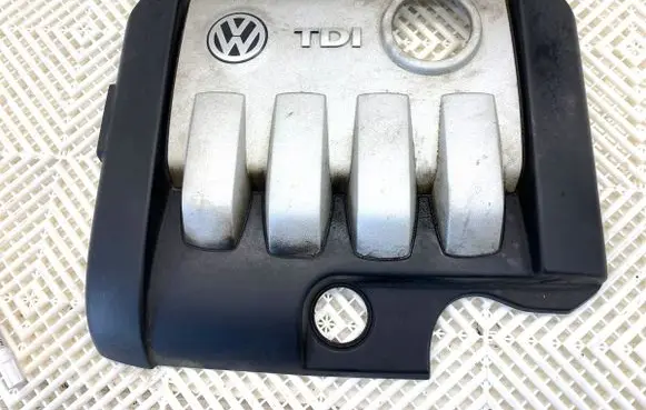 Volkswagen Touran I Engine cover (trim) 03G103925BR