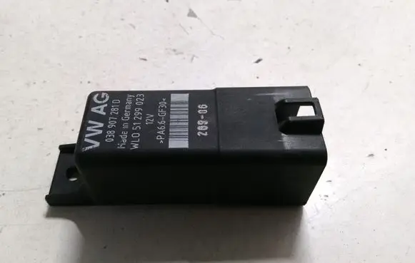 Volkswagen Caddy Glow plug pre-heat relay 038907281D