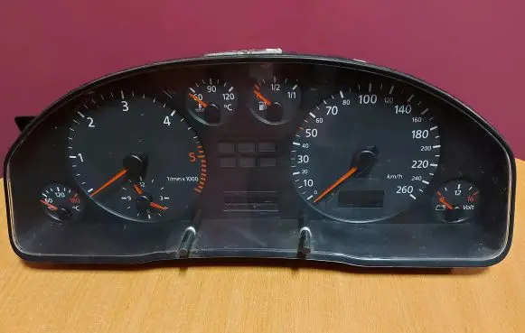 Audi A6 S6 C5 4B Speedometer (instrument cluster) 4B0919860N