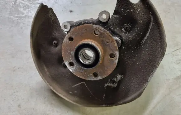 Rear wheel hub