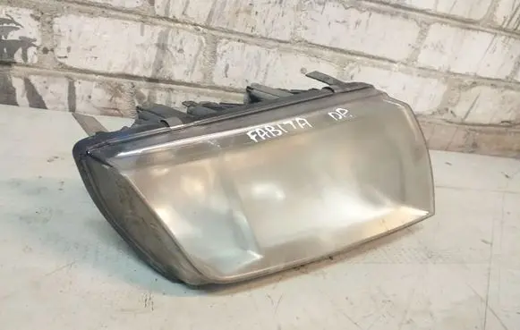 Skoda Fabia Mk1 (6Y) Headlight/headlamp