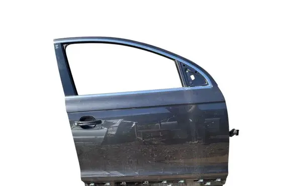 Audi Q7 4L Front door