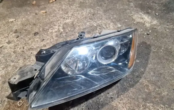 Mazda CX-7 Headlight/headlamp EH1051040