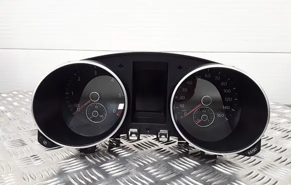 Volkswagen Golf VI Speedometer (instrument cluster) 5K0920972A