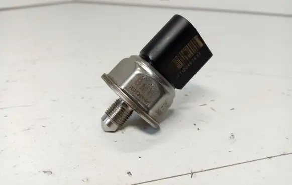 Fuel pressure sensor