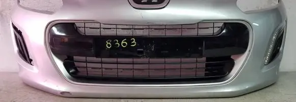 Peugeot 308 Front bumper 9674576177