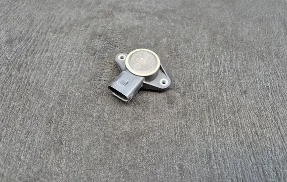 Audi A6 S6 C6 4F Throttle valve position sensor 03C907386B 03C907386E 03C907386D