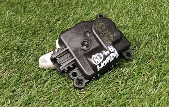 Ford Fusion II Air flap motor/actuator DG9H19E616AA