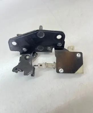 Skoda Fabia Mk1 (6Y) Tailgate/trunk/boot lock/catch/latch 6Y0827511A