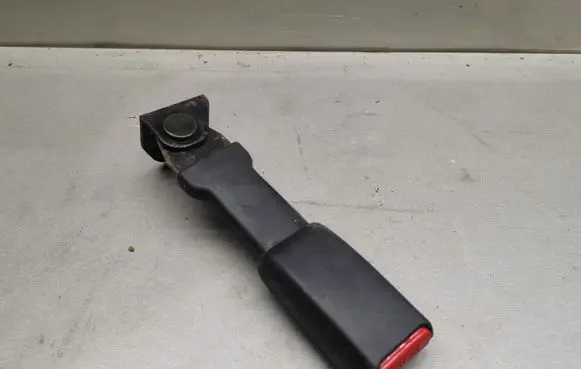 Honda Legend III KA9 Rear seatbelt buckle