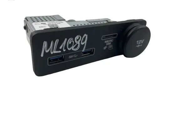 Jaguar F-Pace AUX in-socket connector JPLA19E110BB