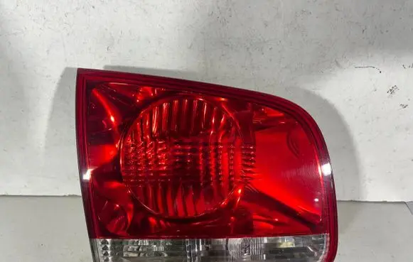 Tailgate rear/tail lights