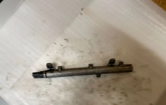 Fuel main line pipe