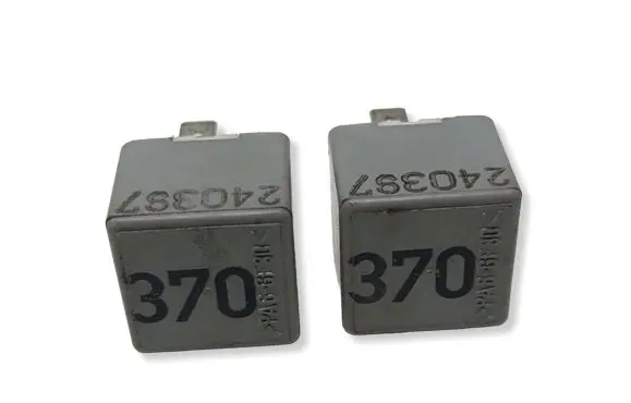 Audi A4 S4 B5 8D Other relay 8D0951253