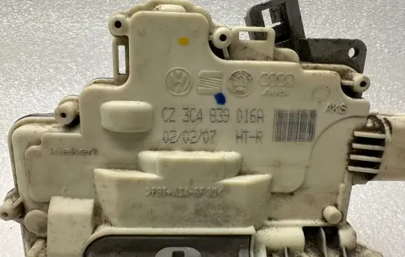 Audi Q7 4L Rear door lock 3C4839016A